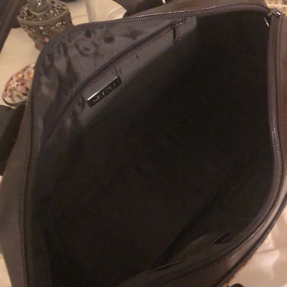 Purse - Picture 3 of 3